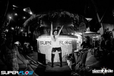 In Bed With Space | Matt Caseli & Dona Amelia at Superflow — photo 69