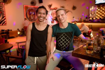 In Bed With Space | Matt Caseli & Dona Amelia at Superflow — photo 86