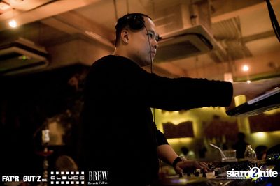 Seenspace Invasion ที่ร้าน Clouds, Fat'R Gut'z และ BREW Beers & Ciders — photo 1
