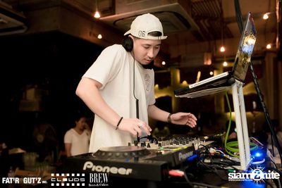 Seenspace Invasion ที่ร้าน Clouds, Fat'R Gut'z และ BREW Beers & Ciders — photo 5