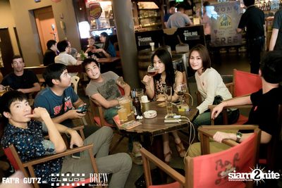 Seenspace Invasion ที่ร้าน Clouds, Fat'R Gut'z และ BREW Beers & Ciders — photo 22