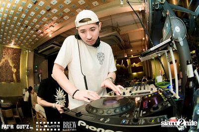 Seenspace Invasion ที่ร้าน Clouds, Fat'R Gut'z และ BREW Beers & Ciders — photo 44