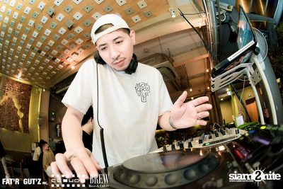 Seenspace Invasion ที่ร้าน Clouds, Fat'R Gut'z และ BREW Beers & Ciders — photo 45