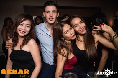 หนุ่ม-ทีโบน แสดงสดที่ ออสการ์ บิสโทร, สุขุมวิทซอย 11 — photo 60