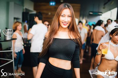SO POOL PARTY ที่ เดอะ วอเทอร์ คลับ โรงแรมโซฟิเทล โซ — photo 35