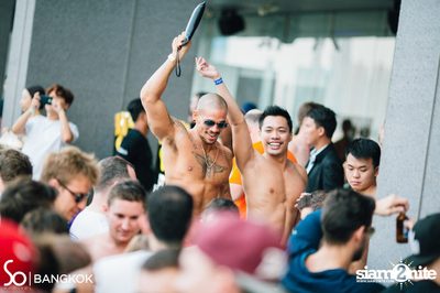 SO POOL PARTY ที่ เดอะ วอเทอร์ คลับ โรงแรมโซฟิเทล โซ — photo 51