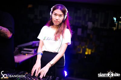SO POOL PARTY ที่ เดอะ วอเทอร์ คลับ โรงแรมโซฟิเทล โซ — photo 69