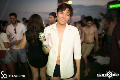 SO POOL PARTY ที่ เดอะ วอเทอร์ คลับ โรงแรมโซฟิเทล โซ — photo 74