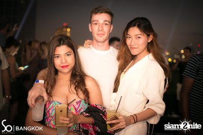 SO POOL PARTY ที่ เดอะ วอเทอร์ คลับ โรงแรมโซฟิเทล โซ — photo 82