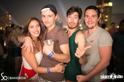 SO POOL PARTY ที่ เดอะ วอเทอร์ คลับ โรงแรมโซฟิเทล โซ — photo 84