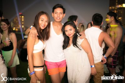 SO POOL PARTY ที่ เดอะ วอเทอร์ คลับ โรงแรมโซฟิเทล โซ — photo 85