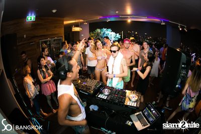 SO POOL PARTY ที่ เดอะ วอเทอร์ คลับ โรงแรมโซฟิเทล โซ — photo 93