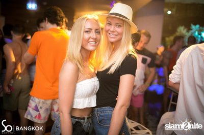 SO POOL PARTY ที่ เดอะ วอเทอร์ คลับ โรงแรมโซฟิเทล โซ — photo 100