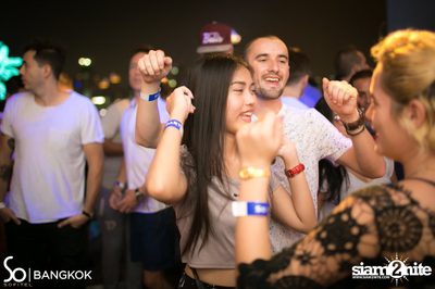 SO POOL PARTY ที่ เดอะ วอเทอร์ คลับ โรงแรมโซฟิเทล โซ — photo 114