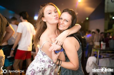SO POOL PARTY ที่ เดอะ วอเทอร์ คลับ โรงแรมโซฟิเทล โซ — photo 123