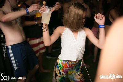SO POOL PARTY ที่ เดอะ วอเทอร์ คลับ โรงแรมโซฟิเทล โซ — photo 145