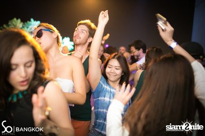 SO POOL PARTY ที่ เดอะ วอเทอร์ คลับ โรงแรมโซฟิเทล โซ — photo 177