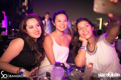 SO POOL PARTY ที่ เดอะ วอเทอร์ คลับ โรงแรมโซฟิเทล โซ — photo 187