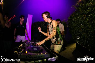 SO POOL PARTY ที่ เดอะ วอเทอร์ คลับ โรงแรมโซฟิเทล โซ — photo 207