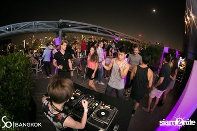 SO POOL PARTY ที่ เดอะ วอเทอร์ คลับ โรงแรมโซฟิเทล โซ — photo 208