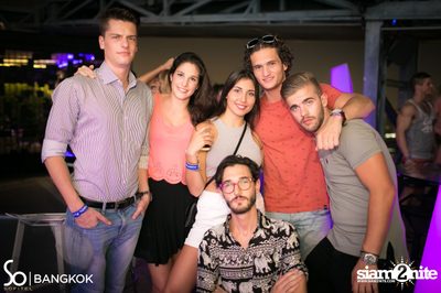 SO POOL PARTY ที่ เดอะ วอเทอร์ คลับ โรงแรมโซฟิเทล โซ — photo 214