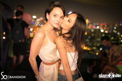 SO POOL PARTY ที่ เดอะ วอเทอร์ คลับ โรงแรมโซฟิเทล โซ — photo 220