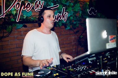 DOPE AS FUNK - Movember Rooftop Edition ที่ อะโบฟ อีเลฟเว่น — photo 11