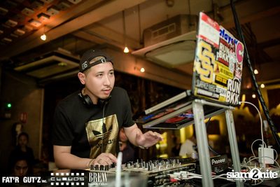 Seenspace Invasion ที่ร้าน Clouds, Fat'R Gut'z และ BREW Beers & Ciders — photo 4