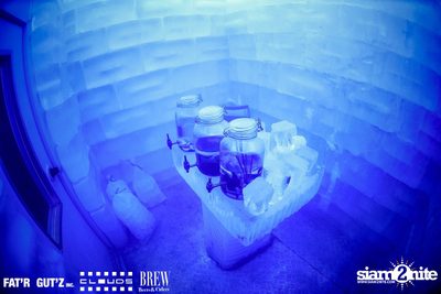 Seenspace Invasion ที่ร้าน Clouds, Fat'R Gut'z และ BREW Beers & Ciders — photo 30