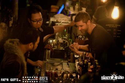 Seenspace Invasion ที่ร้าน Clouds, Fat'R Gut'z และ BREW Beers & Ciders — photo 51