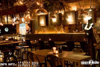 Seenspace Invasion ที่ร้าน Clouds, Fat'R Gut'z และ BREW Beers & Ciders — photo 6