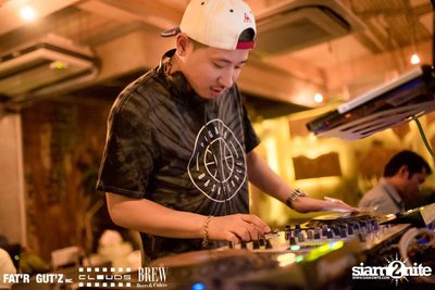 Seenspace Invasion ที่ร้าน Clouds, Fat'R Gut'z และ BREW Beers & Ciders — photo 49