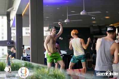 G-Spot Entertainment นำเสนอ Splash Out Pool Party ที่ ดับเบิลทรี บาย ฮิลตัน — photo 28