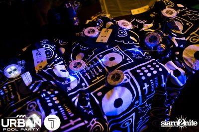 THAMMATAI นำเสนอ Urban Pool Party ที่ โซฟิเทล โซ — photo 53