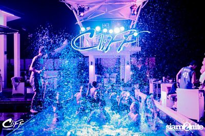 Singha presents Hang Over Pool Party at Cliff Pattaya — photo 46