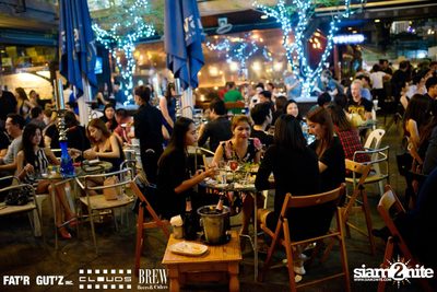 Seenspace Invasion ที่ร้าน Clouds, Fat'R Gut'z และ BREW Beers & Ciders — photo 2