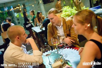 Seenspace Invasion ที่ร้าน Clouds, Fat'R Gut'z และ BREW Beers & Ciders — photo 11