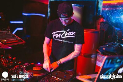 SYNCHR8NISM กับ REIKO (F Club SG) ที่ เซฟเฮ้าส์ — photo 80