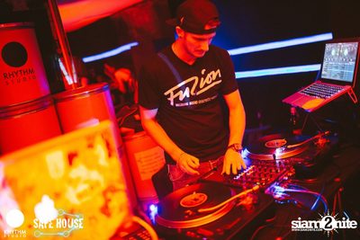 SYNCHR8NISM กับ REIKO (F Club SG) ที่ เซฟเฮ้าส์ — photo 87