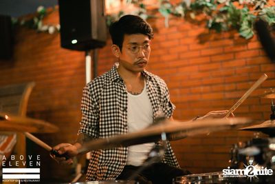 Gramercy Unplugged with YAMIN & Band at Above Eleven — photo 32