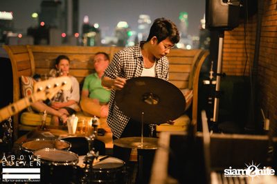 Gramercy Unplugged with YAMIN & Band at Above Eleven — photo 45