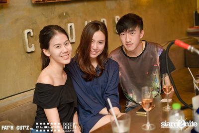 Seenspace Invasion ที่ร้าน Clouds, Fat'R Gut'z และ BREW Beers & Ciders — photo 10