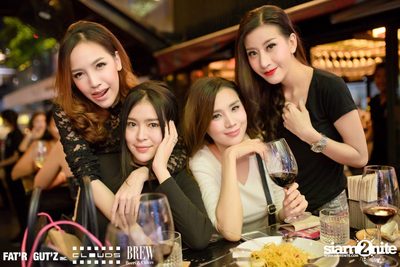 Seenspace Invasion ที่ร้าน Clouds, Fat'R Gut'z และ BREW Beers & Ciders — photo 27