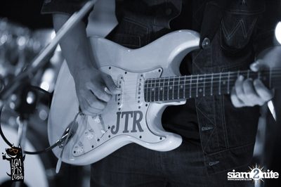 Muzu Live at Roadsidedog BKK, Ekamai-Raminthra — photo 11