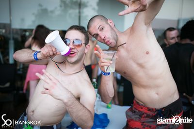 SO POOL PARTY ที่ เดอะ วอเทอร์ คลับ โรงแรมโซฟิเทล โซ — photo 43