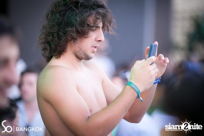 SO POOL PARTY ที่ เดอะ วอเทอร์ คลับ โรงแรมโซฟิเทล โซ — photo 60
