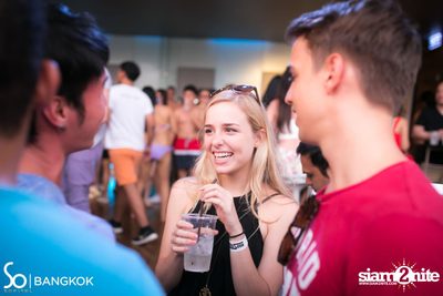 SO POOL PARTY ที่ เดอะ วอเทอร์ คลับ โรงแรมโซฟิเทล โซ — photo 69
