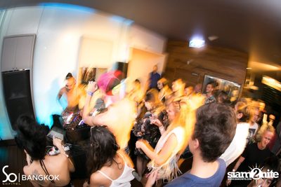 SO POOL PARTY ที่ เดอะ วอเทอร์ คลับ โรงแรมโซฟิเทล โซ — photo 130