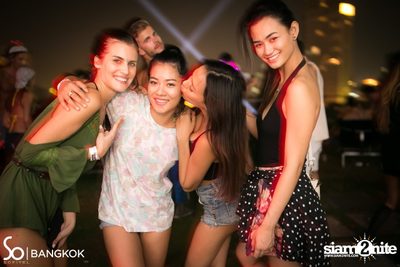 SO POOL PARTY ที่ เดอะ วอเทอร์ คลับ โรงแรมโซฟิเทล โซ — photo 154