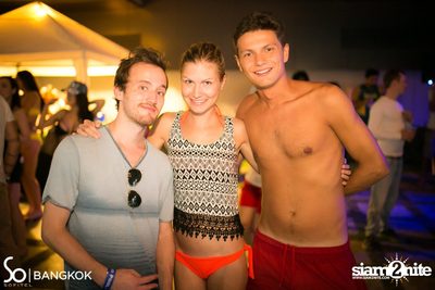 SO POOL PARTY ที่ เดอะ วอเทอร์ คลับ โรงแรมโซฟิเทล โซ — photo 156
